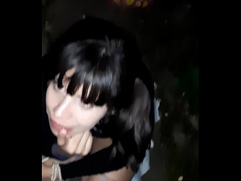 ❤️ Al carrer penis inflat a canvi de caramels Porno a nosaltres