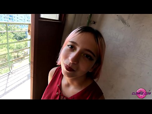 ❤️ Student Sensual xucla un desconegut a l'Outback - Cum a la cara Porno a nosaltres